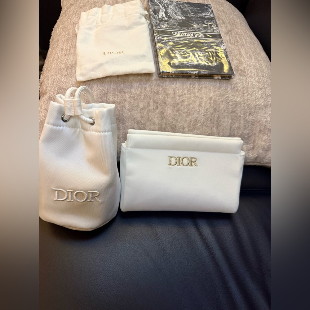 New Dior White Beauty Cosmetic Bag Set Makeup Pouch + Notebook - Picture 1 of 13